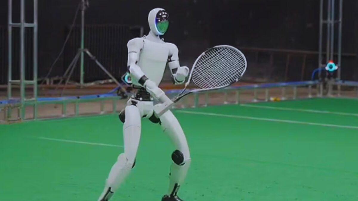 Un robot humanoide ya juega al tenis con un 96% de acierto y no es solo una demo llamativa. Detrás hay un sistema que empieza a resolver uno de los grandes problemas de la robótica
