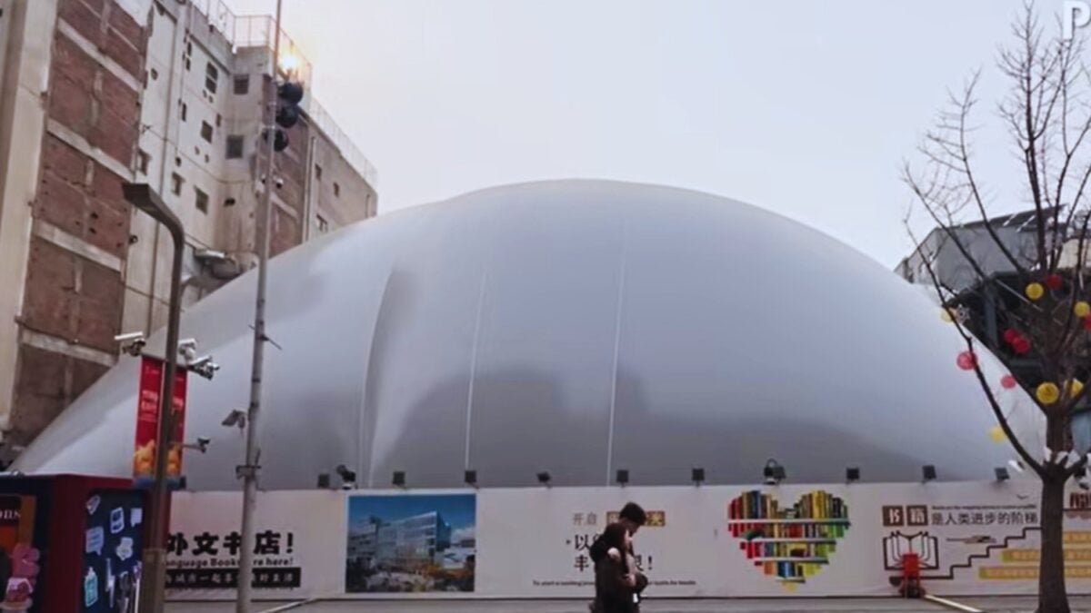 China está probando una idea radical para construir sin destruir la ciudad. Sus nuevas “burbujas” gigantes quieren acabar con uno de los peores peajes del urbanismo moderno