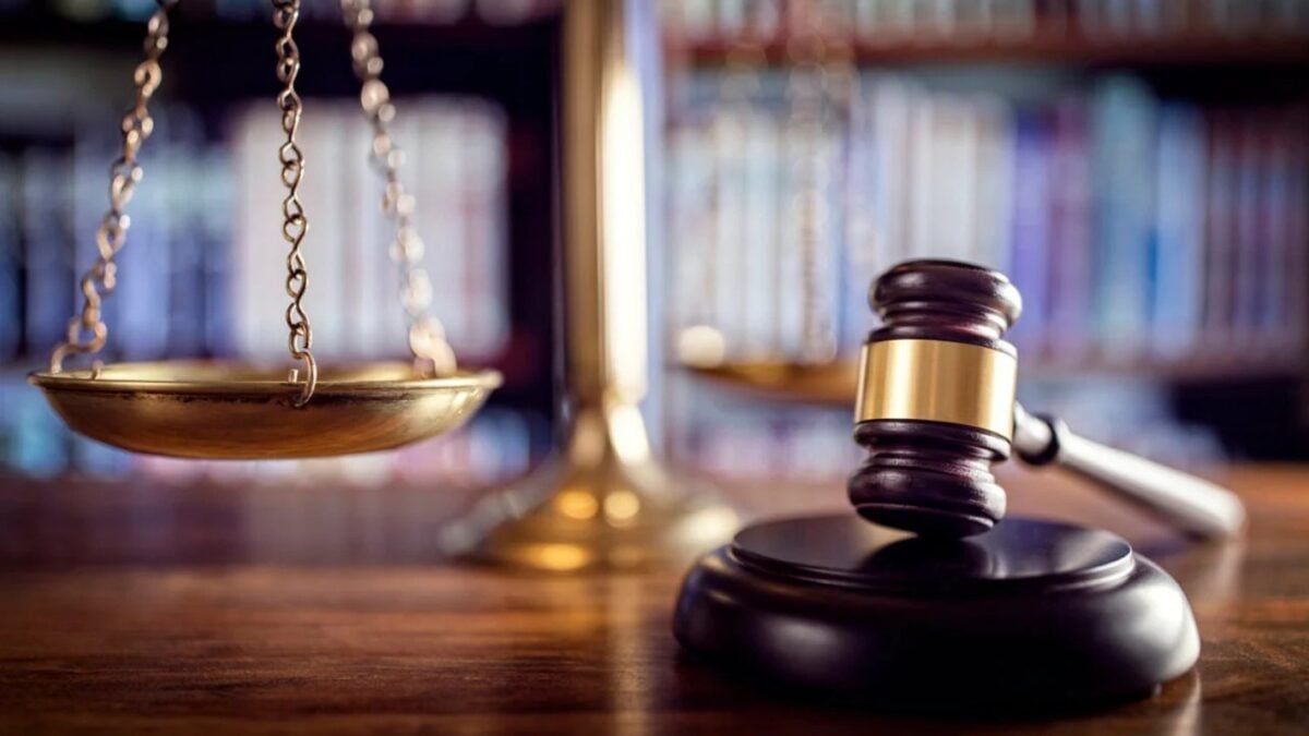 Multa histórica para un abogado que citó casos generados con IA