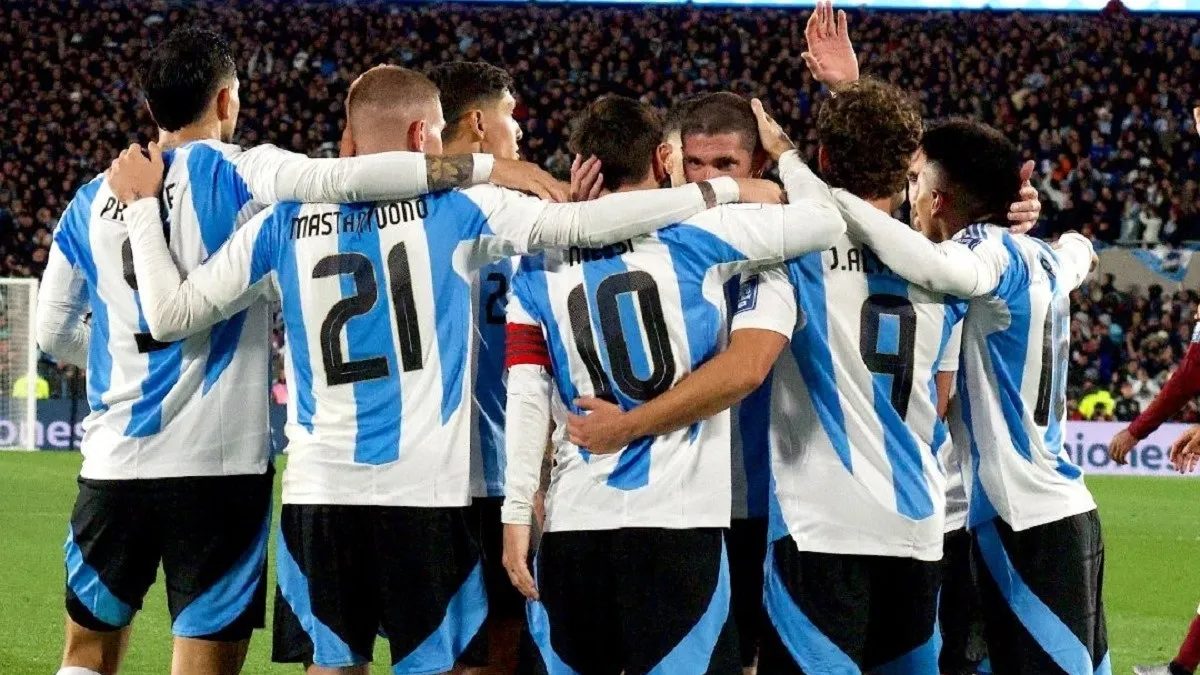 Se supo: quién es el futbolista de la Selección que intentó seducir a una reconocida conductora
