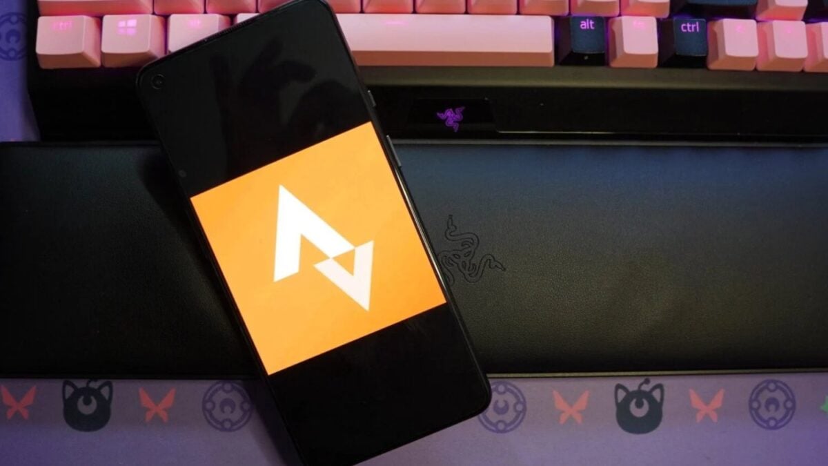 Una app dio a conocer por accidente la ubicación en tiempo real de un portaaviones francés