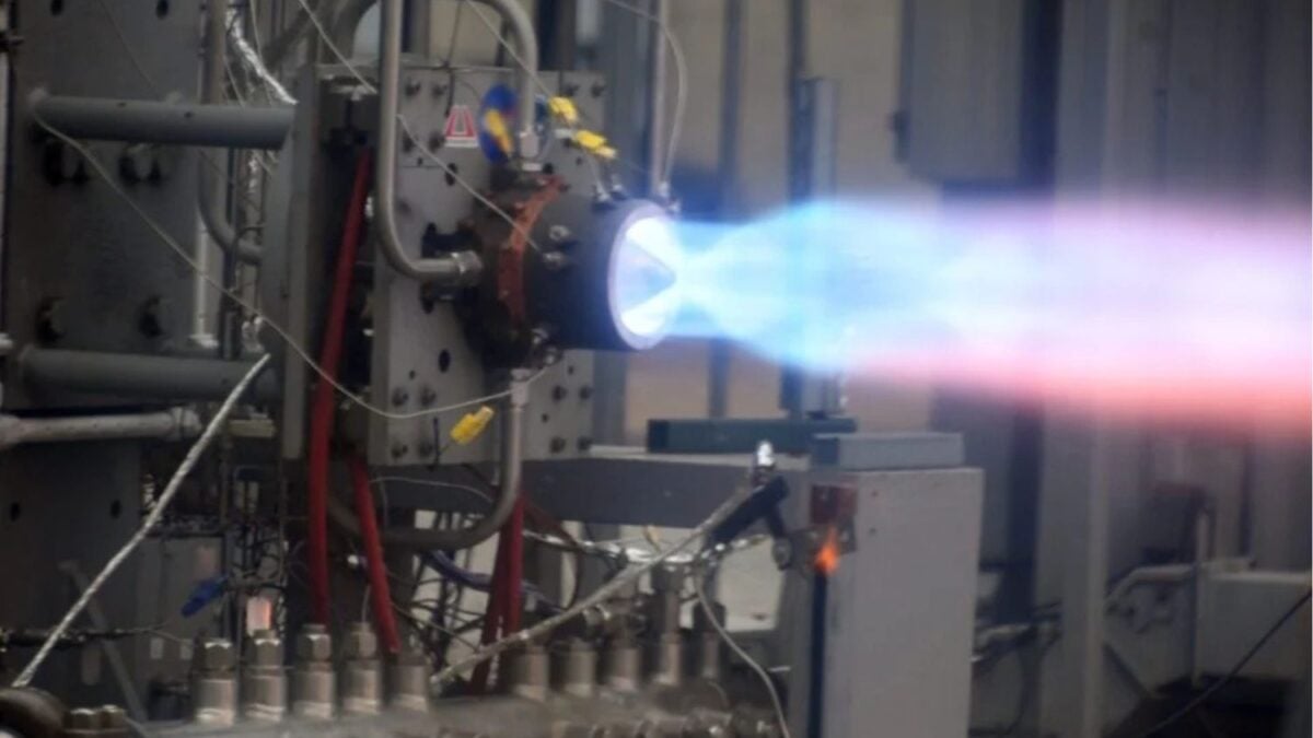 El motor que explota para avanzar. Así funciona la tecnología que podría impulsar misiones a Marte y alcanza 2.000 kg de potencia en las pruebas