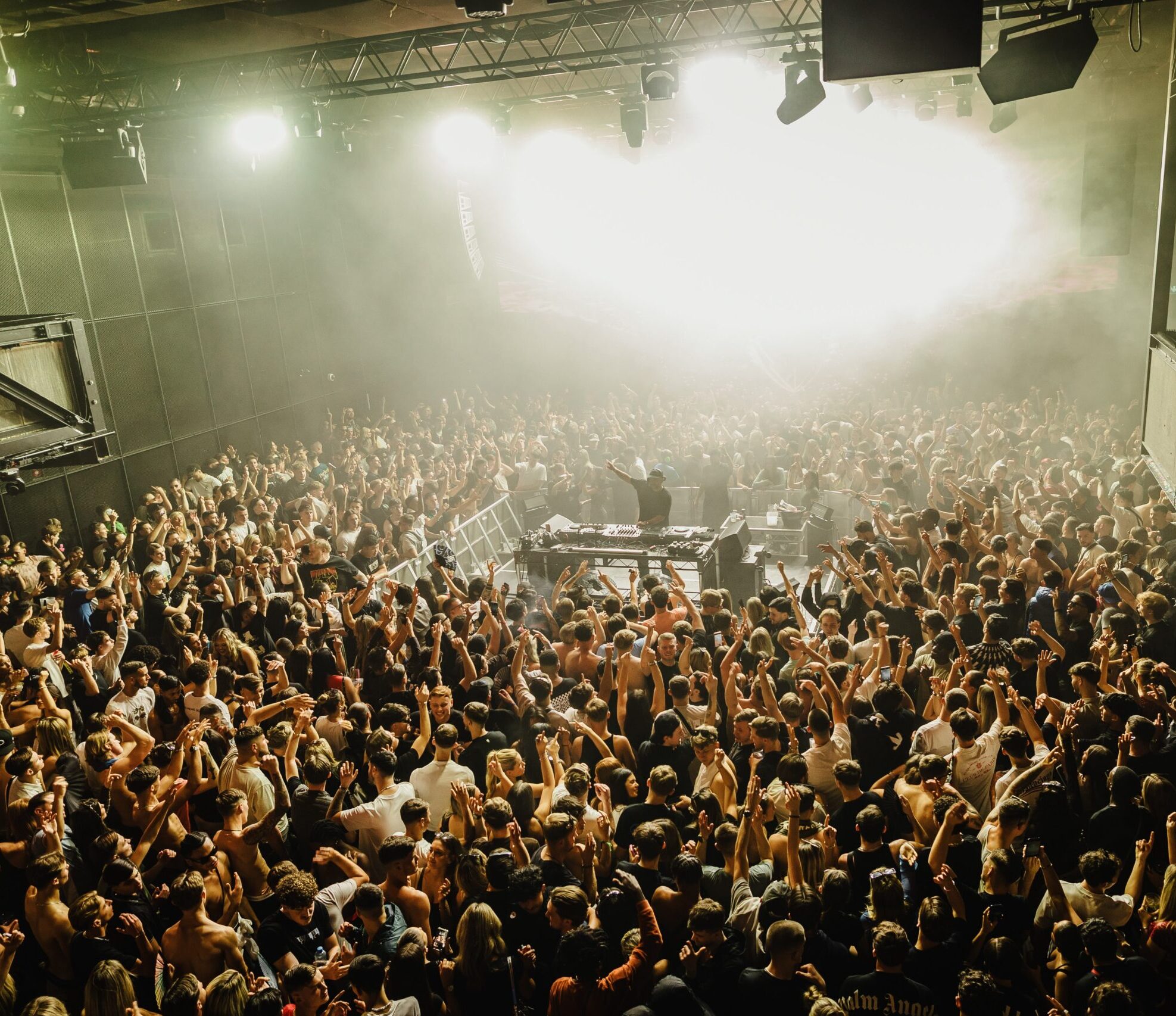 Los martes de Hï Ibiza hablan EASTENDERZ: nueva residencia en The Theatre
