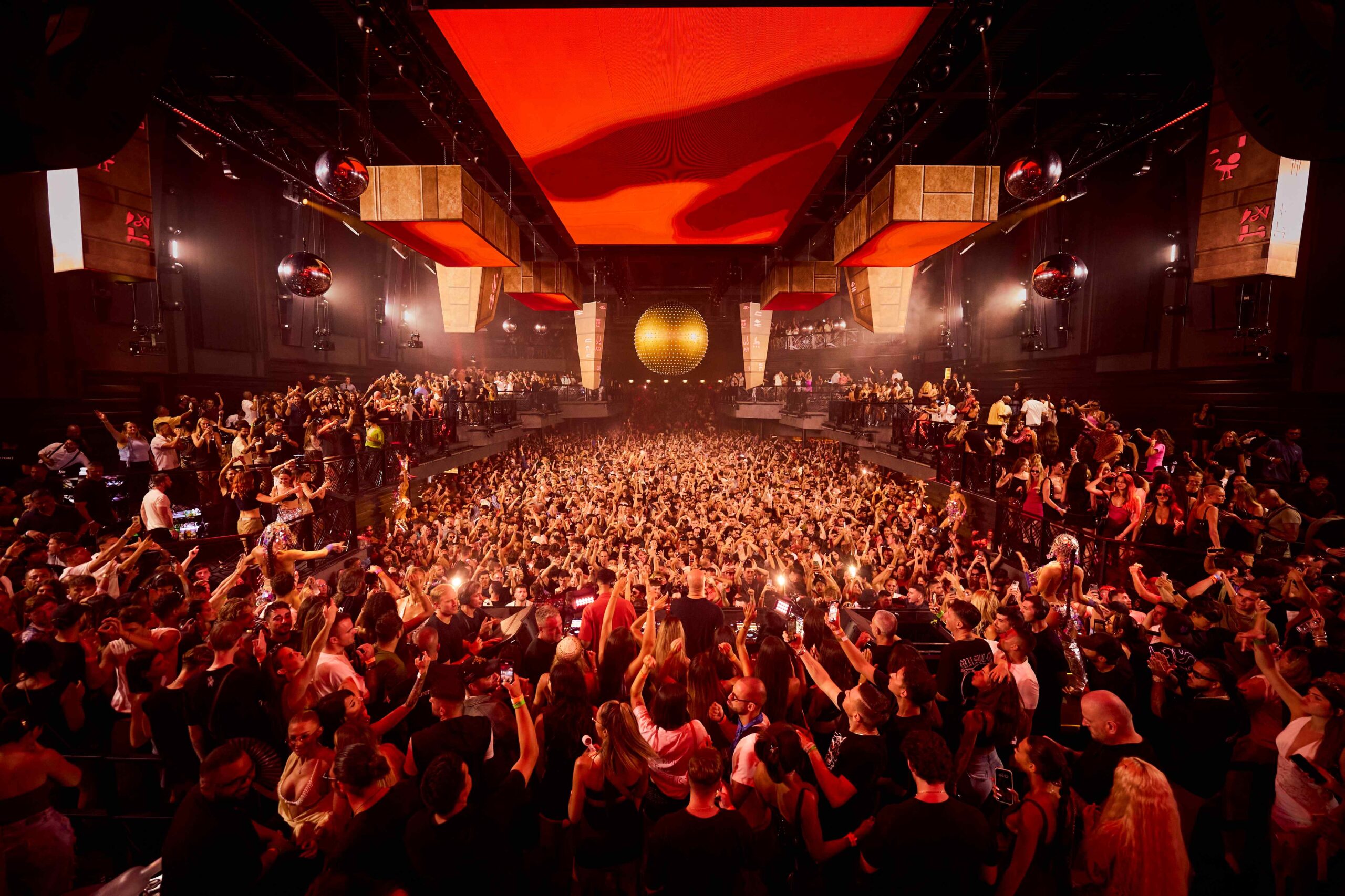 DISFRUTA DEL OPENING PARTY DE PARADISE IBIZA EN UNVRS