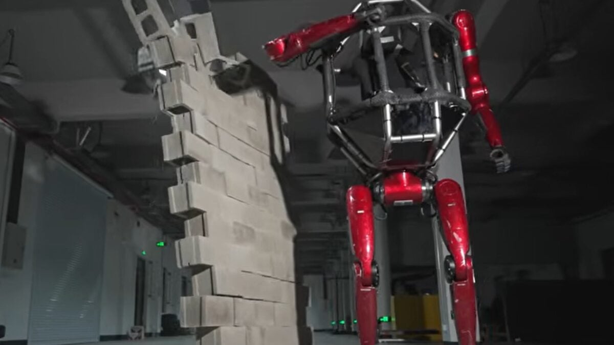 China acaba de presentar un robot mecha tripulado que parece salido de Transformers. Puede caminar sobre dos patas, transformarse en cuadrúpedo y derribar muros mientras transporta a un piloto