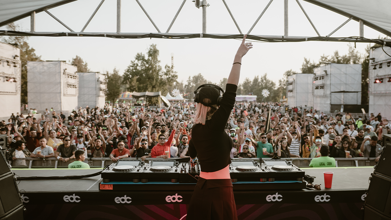 Victoria Engel regresa a Crobar con una nueva edición de su open to close