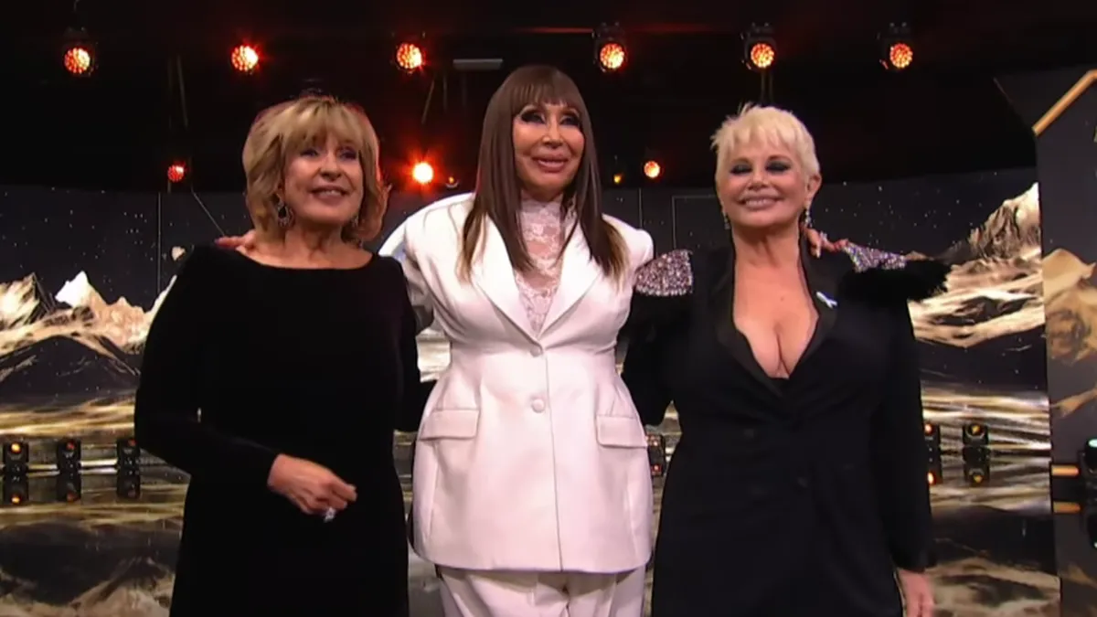 Georgina Barbarossa, Moria Casán y Carmen Barbieri protagonizaron un icónico momento en los Martín Fierro 2026