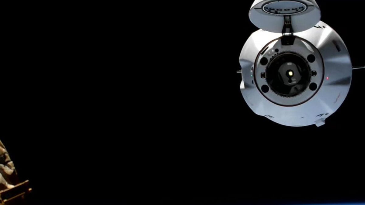 Una vieja fuga de aire en la Estación Espacial Internacional obligó a cinco astronautas a refugiarse en una nave Dragon. El episodio duró apenas dos horas, pero reabre una pregunta incómoda sobre el futuro de la EEI