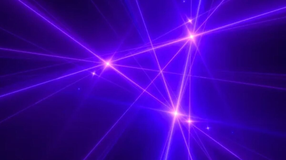 DARPA hizo llegar 800 vatios a 8,6 kilómetros sin un solo cable. El truco fue un láser y el objetivo final es mucho más ambicioso: una especie de “internet de energía” en el cielo