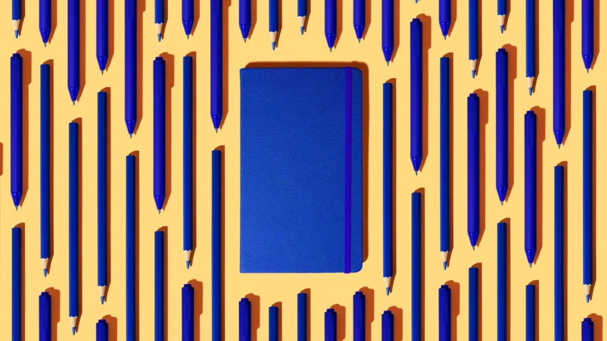 Todo el mundo compara ChatGPT, Gemini y Claude, pero Google tiene una IA mucho menos ruidosa que puede ahorrarte más tiempo. El gran tapado se llama NotebookLM