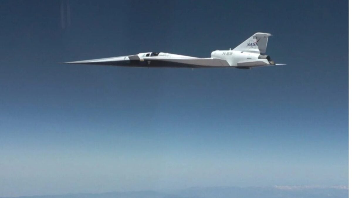 Podemos ver cómo el silencioso jet supersónico de la NASA rompe la barrera del sonido por primera vez