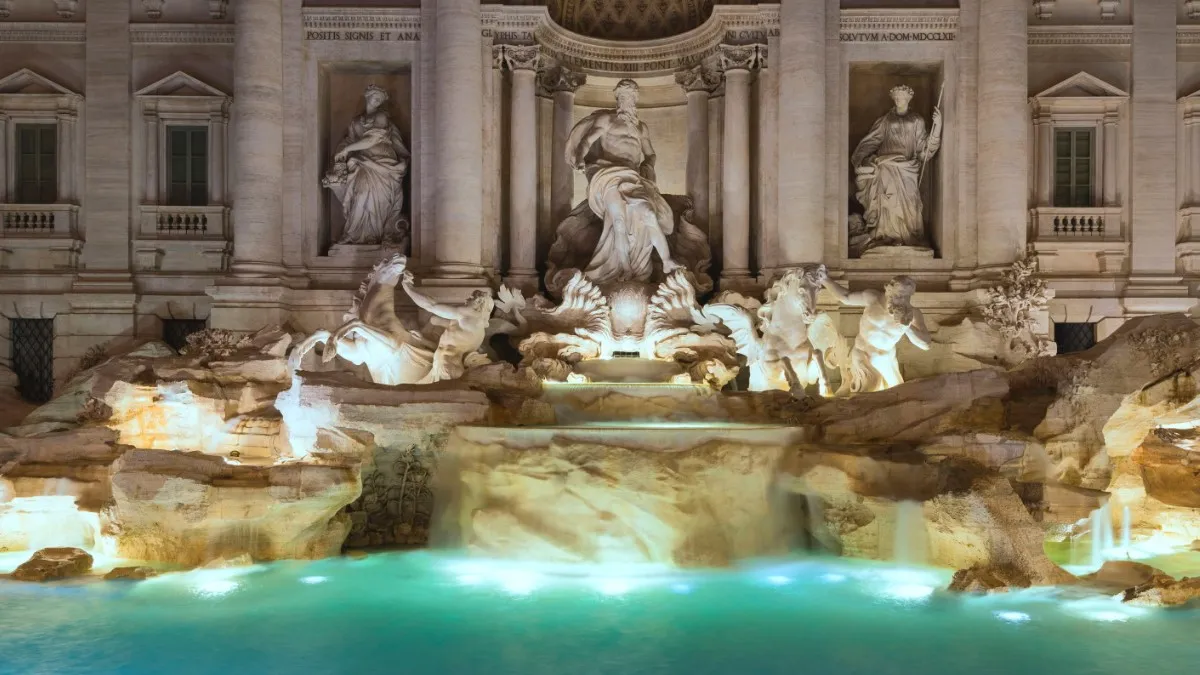 Dos famosos tuvieron una pelea en la Fontana di Trevi por una tercera en discordia: qué pasó