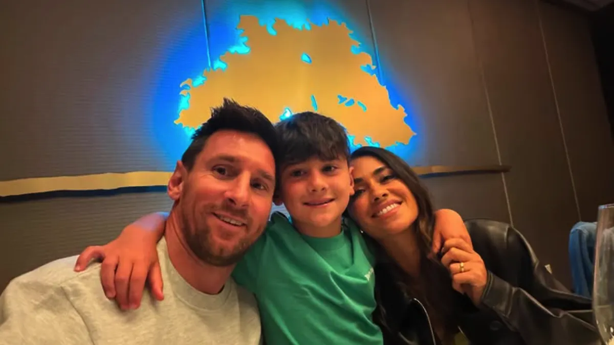 Antonela Roccuzzo apareció con una remera de Lionel Messi y un detalle lo volvió viral: qué mostró