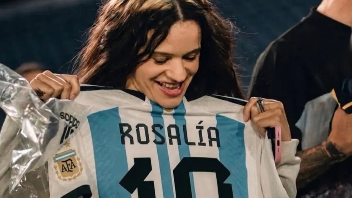 Desesperada medida: Rosalía recurrió a un músico argentino para revertir su imagen en el país