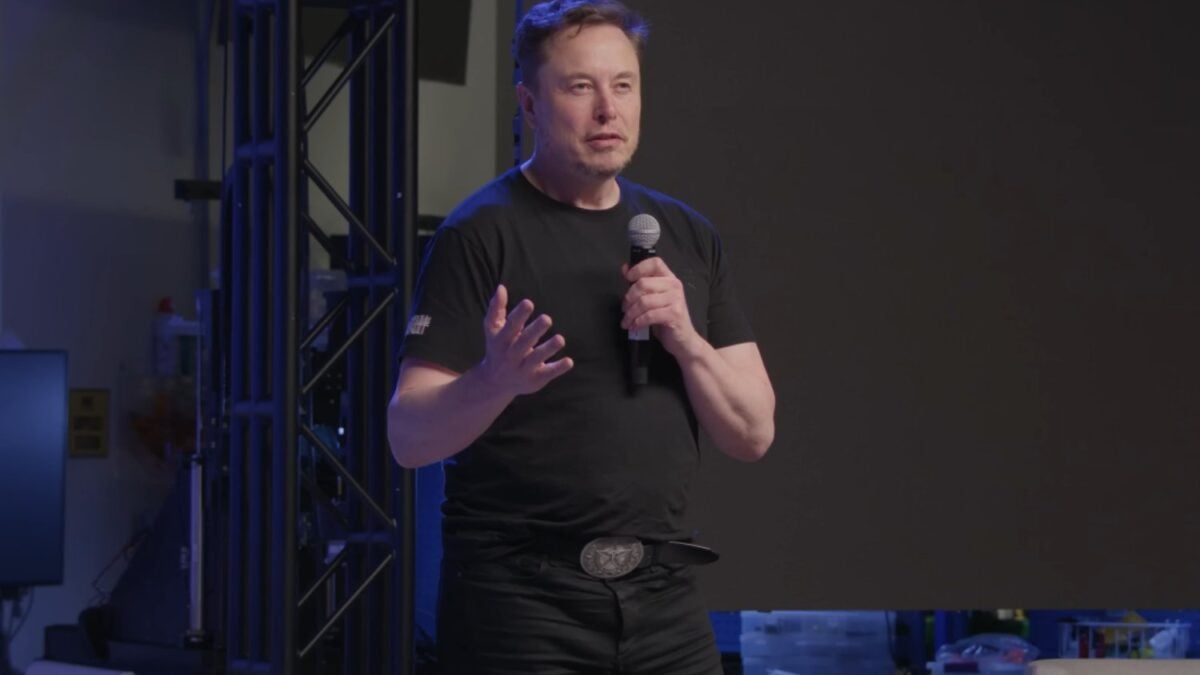 Elon Musk anticipa un futuro sin empleos obligatorios y con ingresos universales elevados