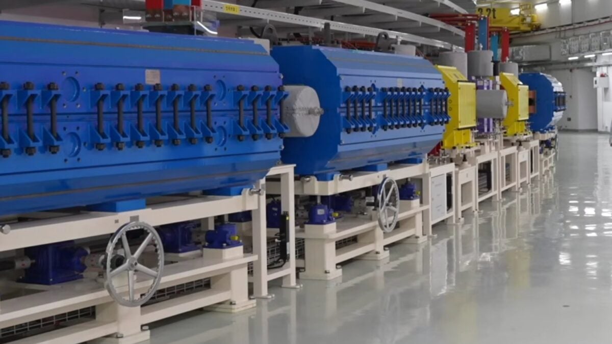 China acelera iones pesados para resolver preguntas sobre el universo y mejorar la tecnología del futuro