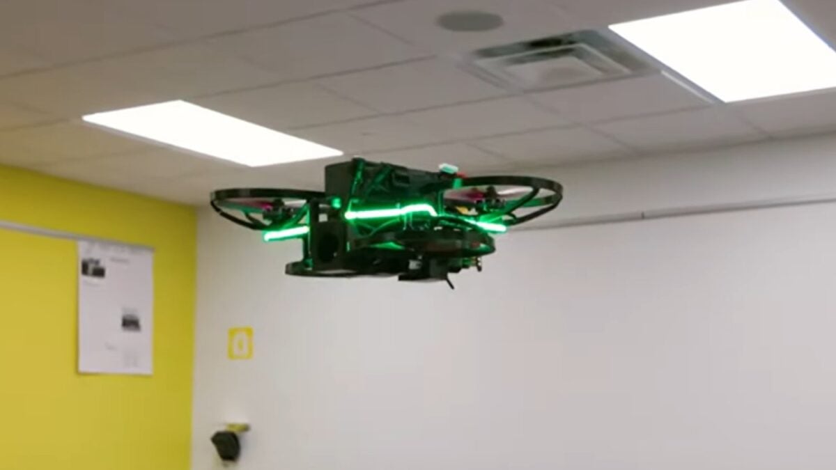 EEUU quiere combatir los tiroteos escolares con drones que ciegan, rocían gas pimienta y embisten