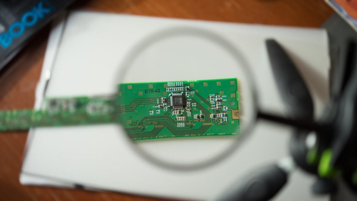 El primer “cerebro de microondas” aprende un nuevo lenguaje para comprimir y transmitir información