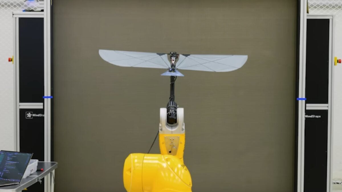 Este pequeño robot puede lanzarse desde un barco, bucear y regresar volando con los datos