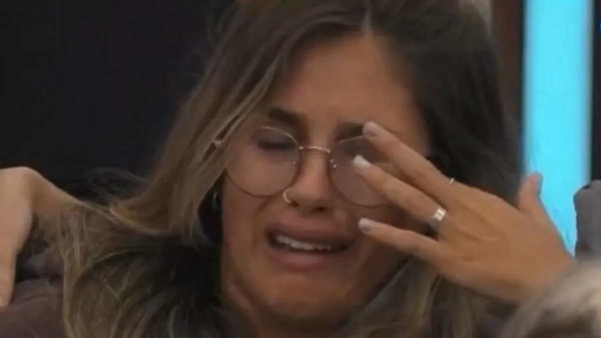 Escándalo en un viaje: una influencer discutió con un chofer de una aplicación y todo terminó de la peor manera
