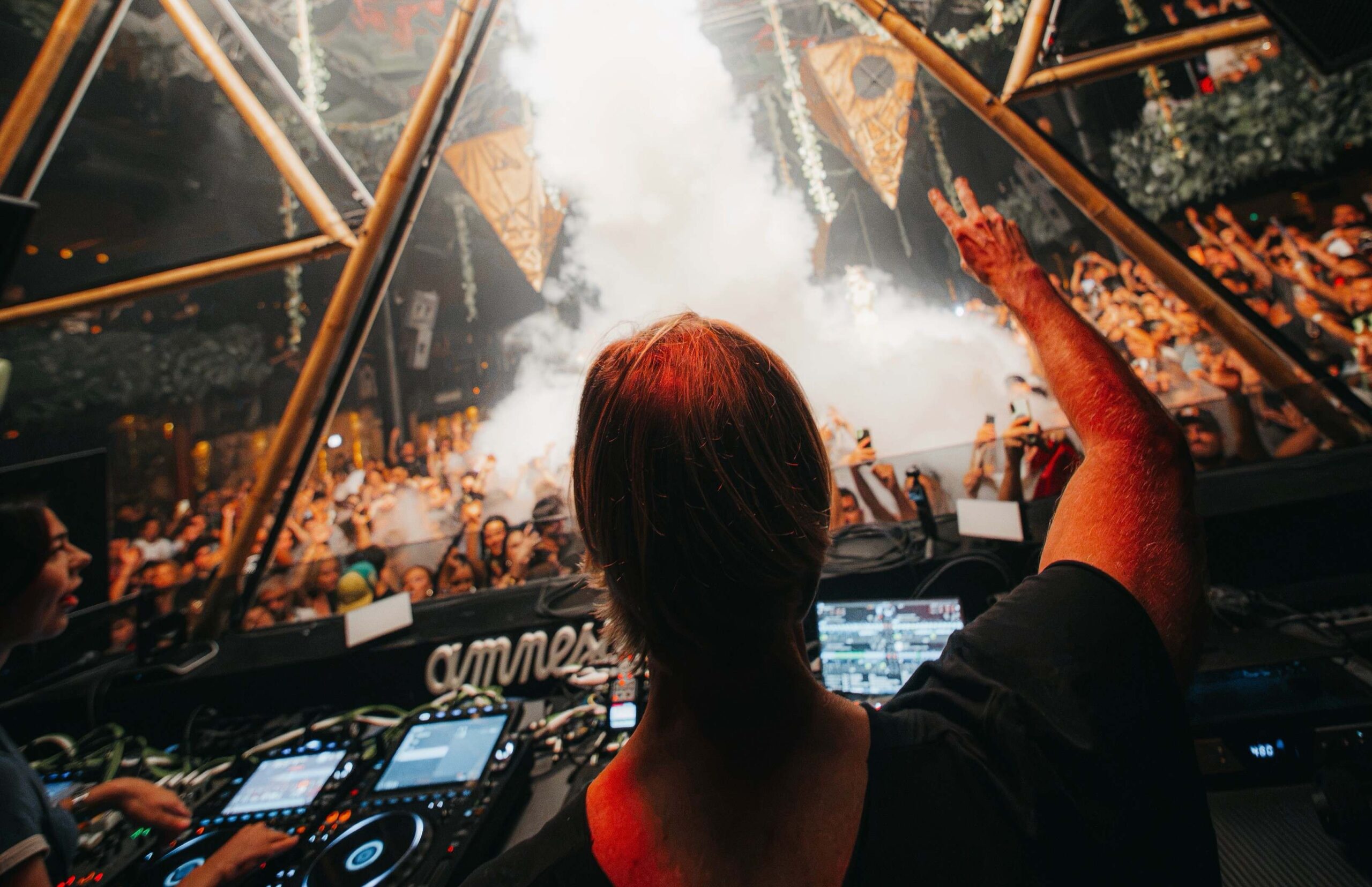 MAX DEAN B2B MARCO FARAONE ESTE DOMINGO EN PYRAMID