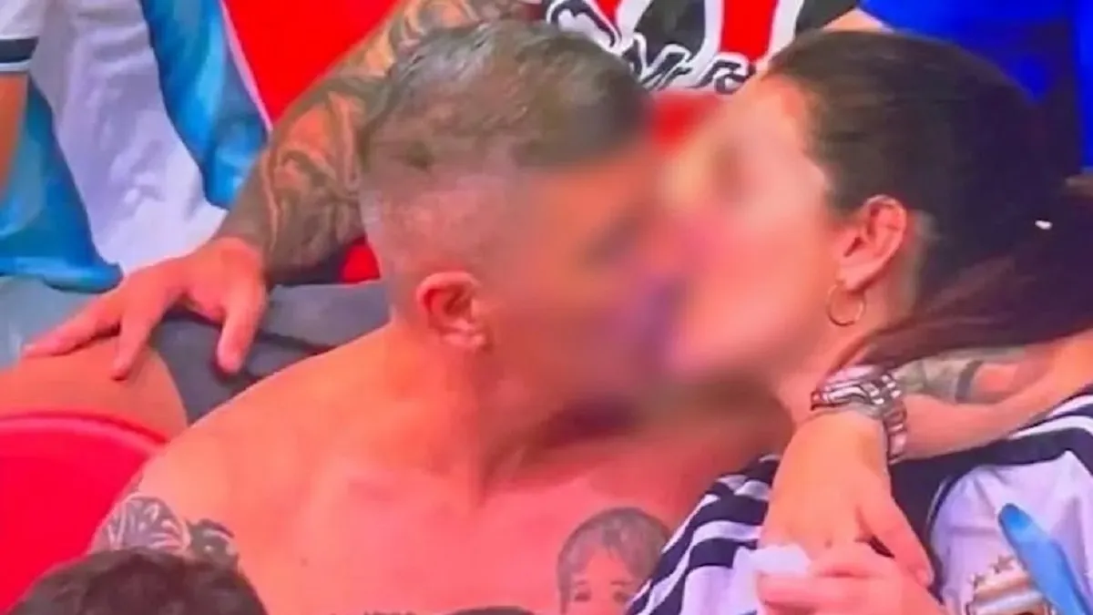 Se separaron tras más de 20 años juntos y ahora los captaron a los besos en público