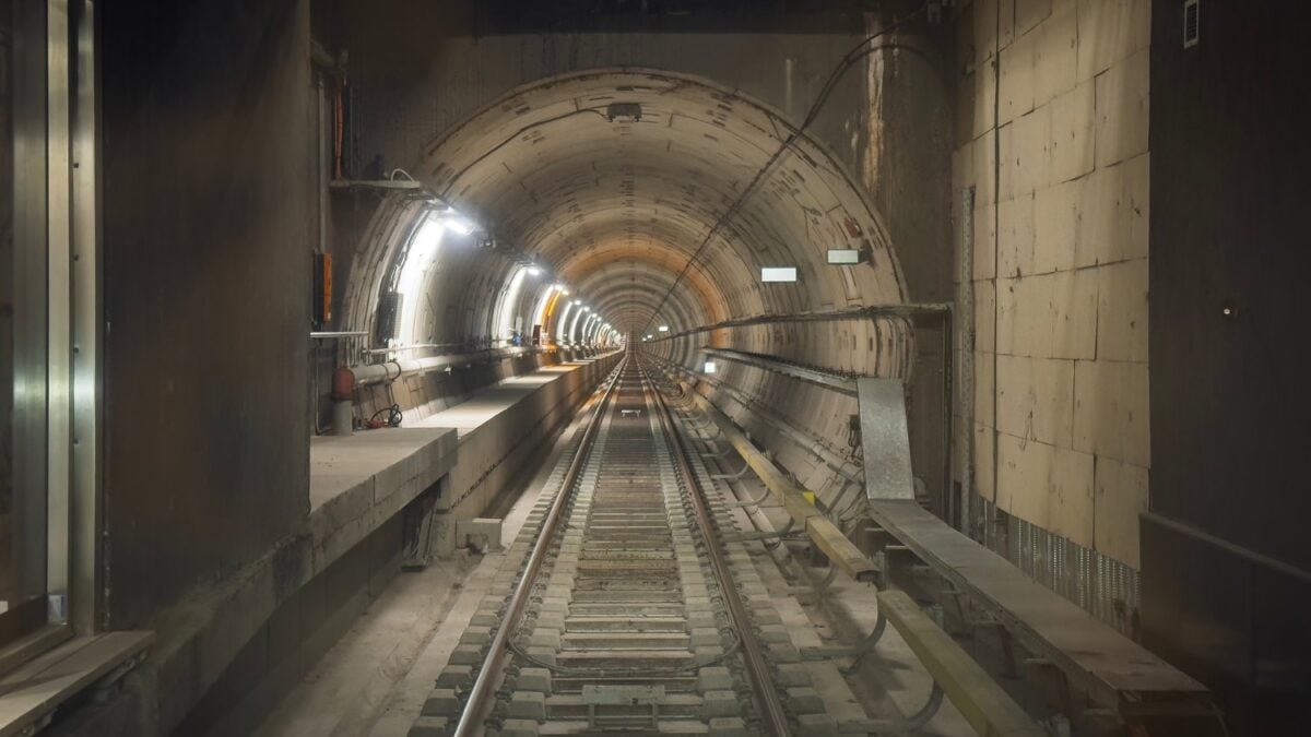 El metro más profundo de América Latina está en construcción en São Paulo: dos máquinas de 10 metros de diámetro excavaron 15 km bajo la ciudad y pasaron a un metro de los cimientos de un viaducto