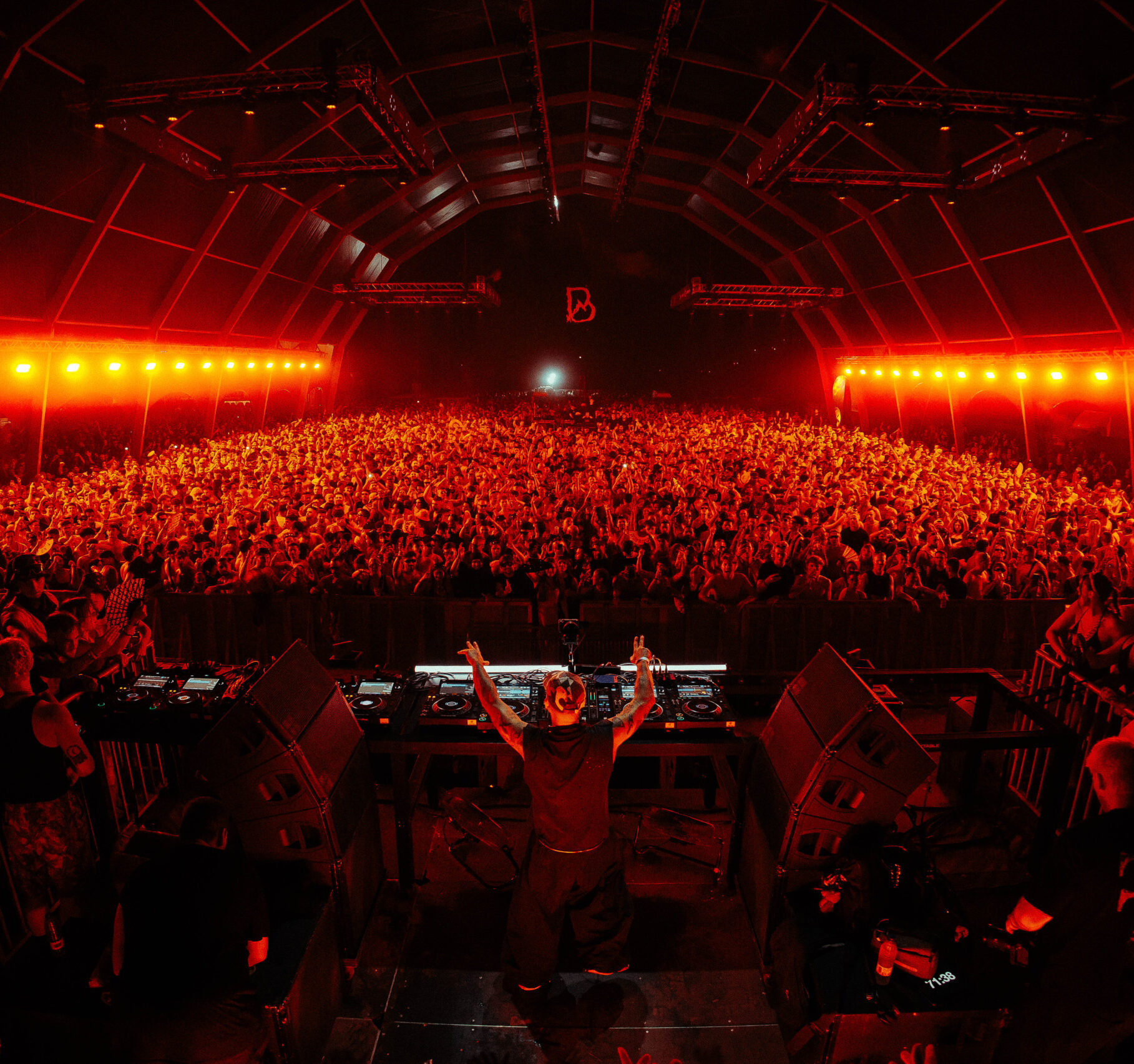 Dreambeach inaugura con éxito su nueva etapa en Vélez-Málaga y encara una segunda jornada encabezada por David Guetta, Paco Osuna y Luciano