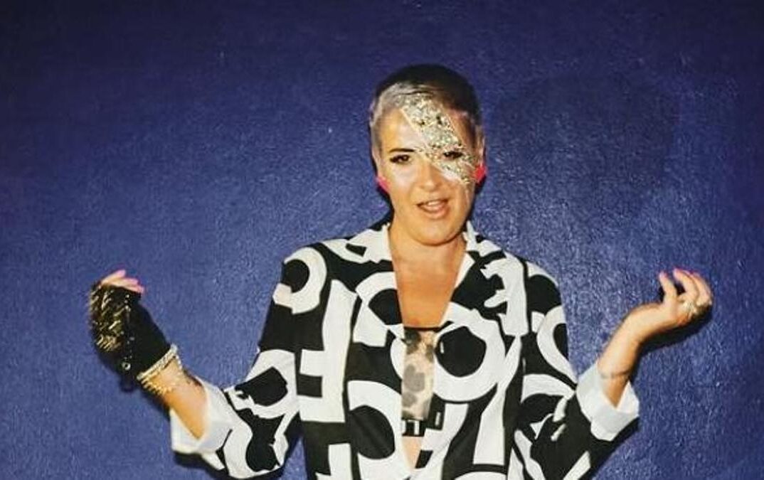 Muere la DJ y promotora Santanna Oush en el festival Houghton