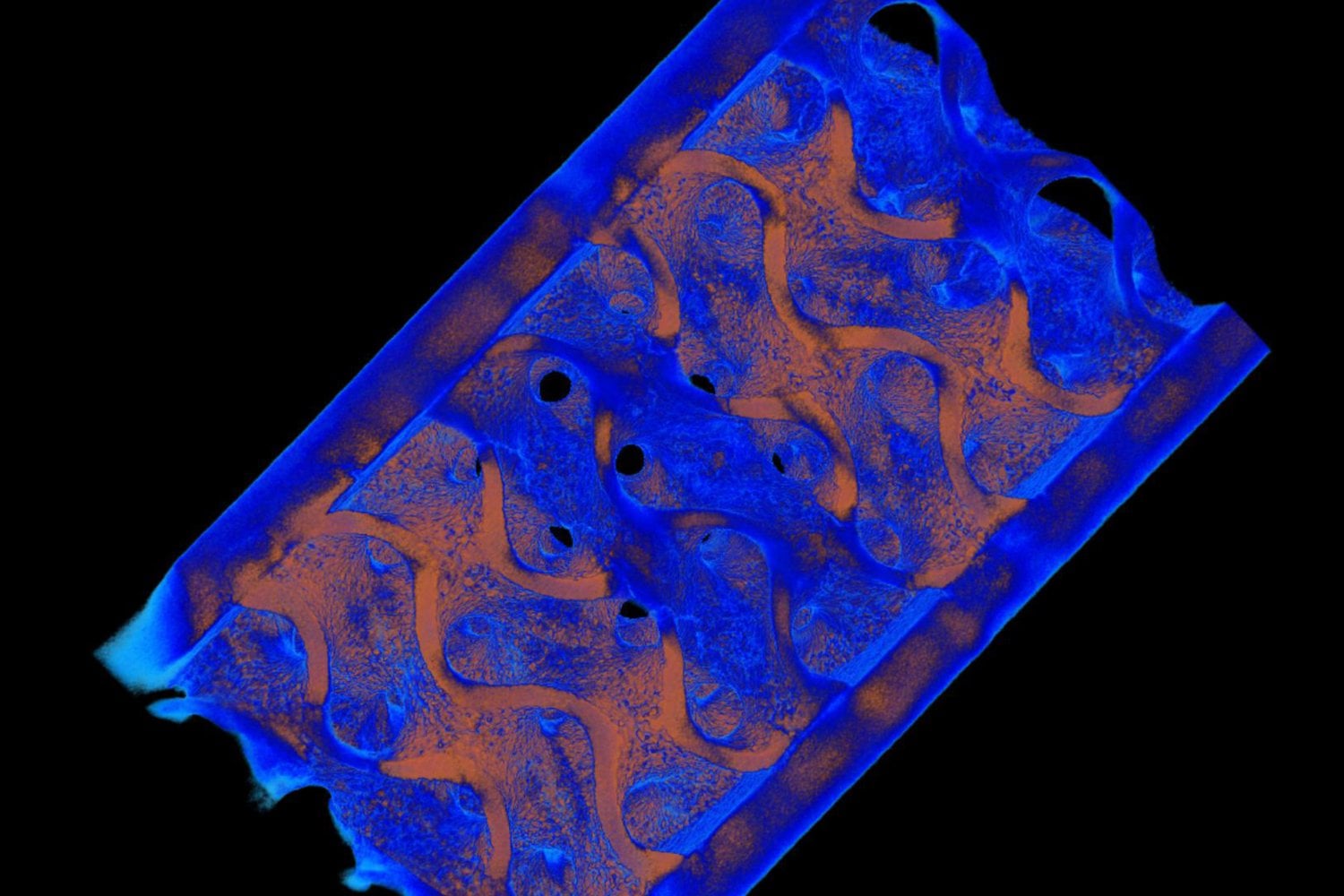 Durante décadas, unir acero y bronce significaba soldar dos piezas y aceptar sus puntos débiles. La impresión 3D acaba de fabricar ambos metales como una sola estructura