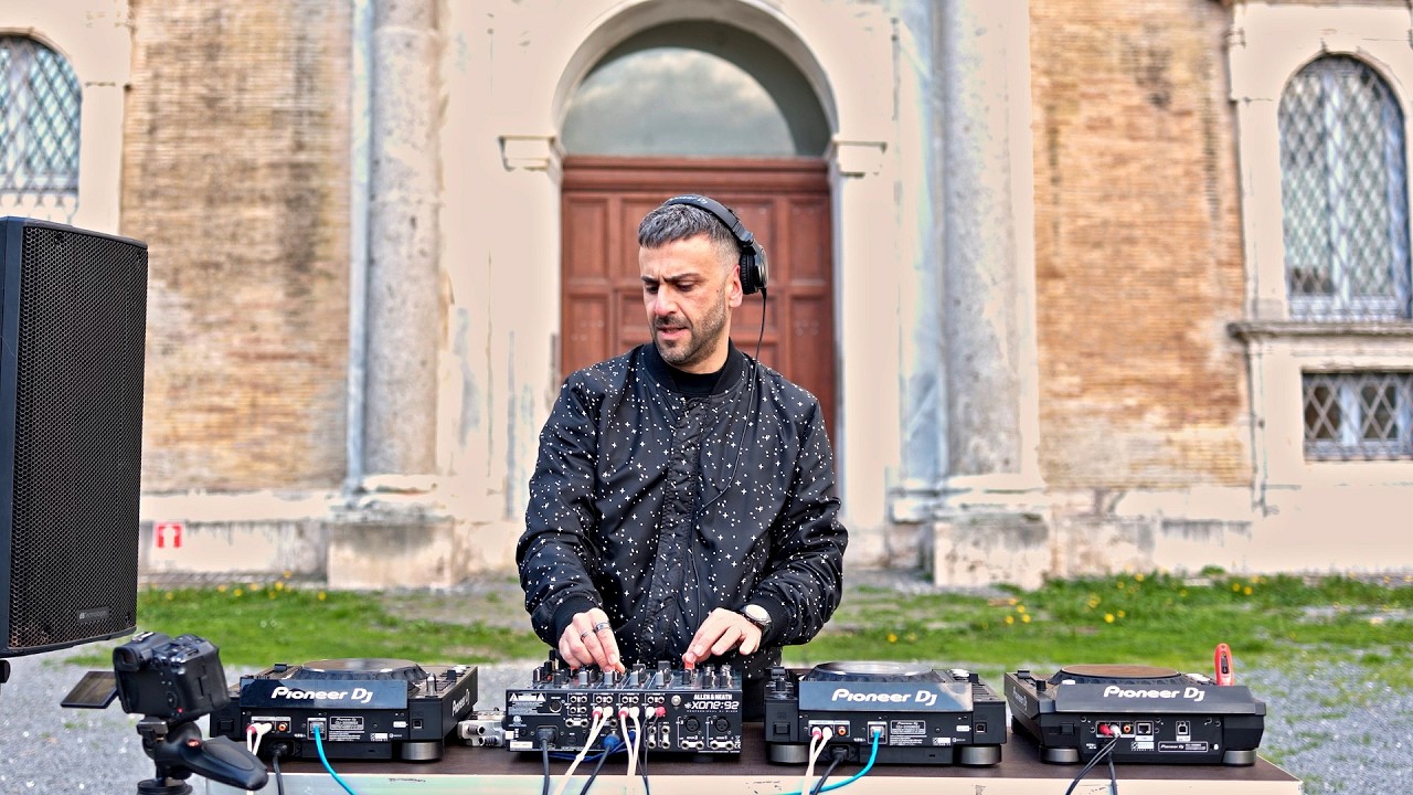 Frankyeffe lanza el EP ‘Out Of This World’