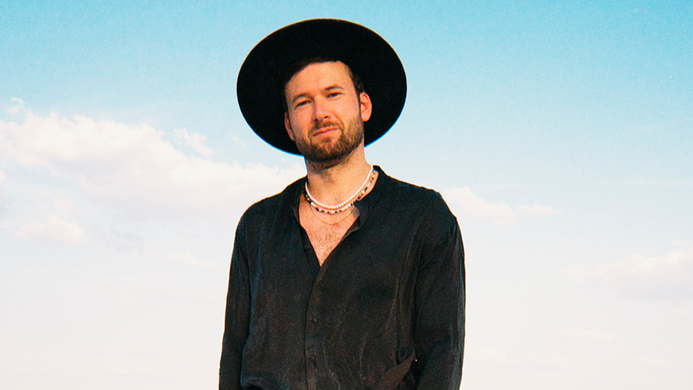 Monolink vuelve a escena con “What You Running From”