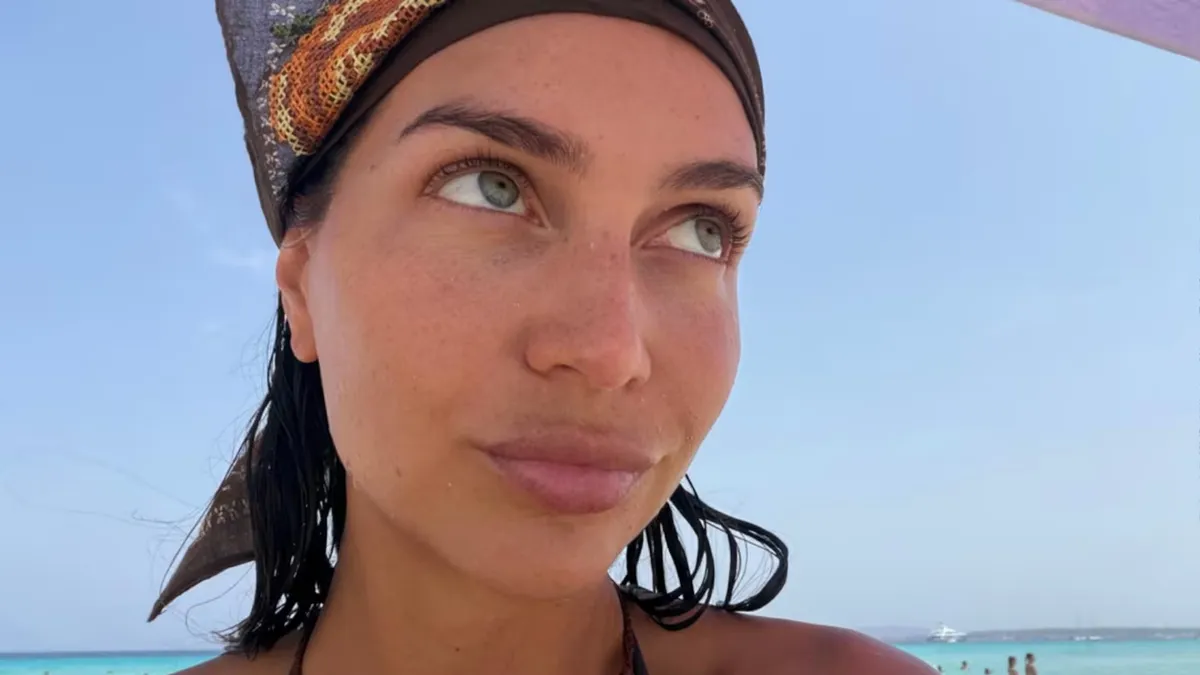 «¿Alguna vez vestida?»: Zaira Nara le contestó a un seguidor que le cuestionó una foto haciendo topless