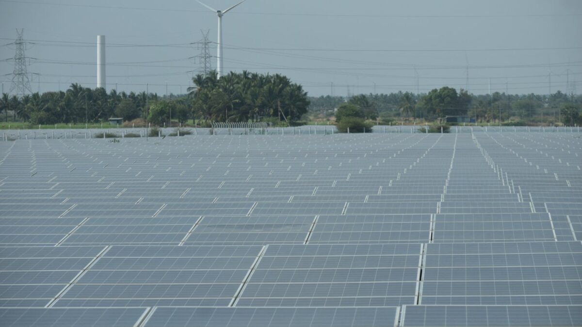 Circula la idea de una megaplanta solar marroquí de 20.000 MW conectada a España por un cable de 1.400 km: la realidad es bastante más chica, pero no menos impresionante