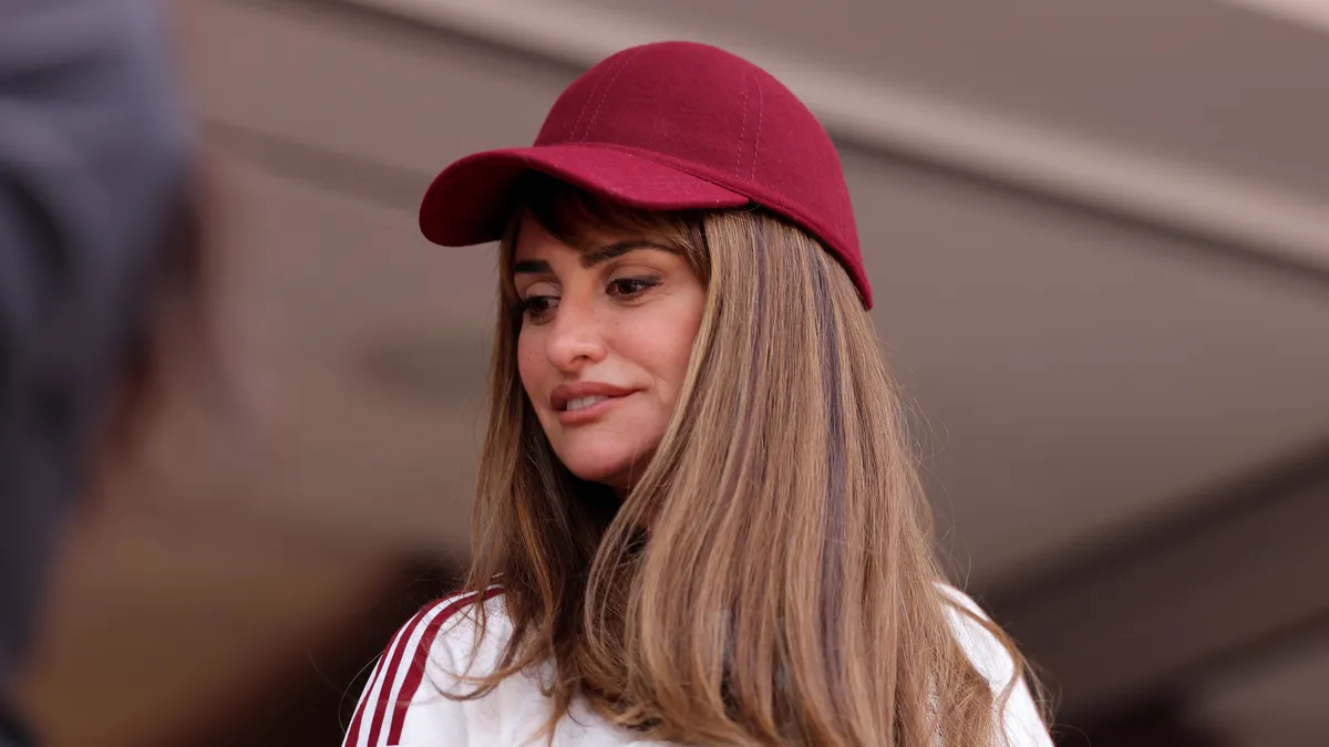 Cuánto cuesta el bolso de Penélope Cruz que causó furor en el Mundial 2026
