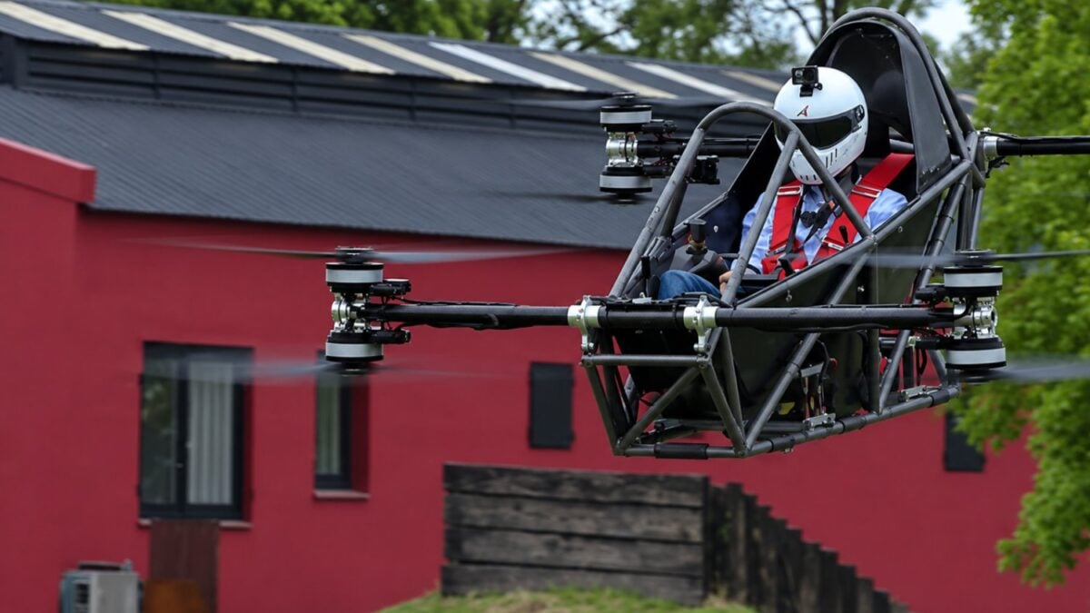 Estudiantes argentinos crearon un dron tripulado eléctrico que despega en vertical y alcanza los 70 km/h